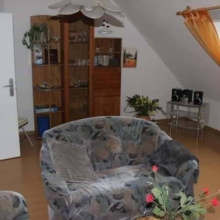 In Burhave Mit Grill Und Garten Butjadingen